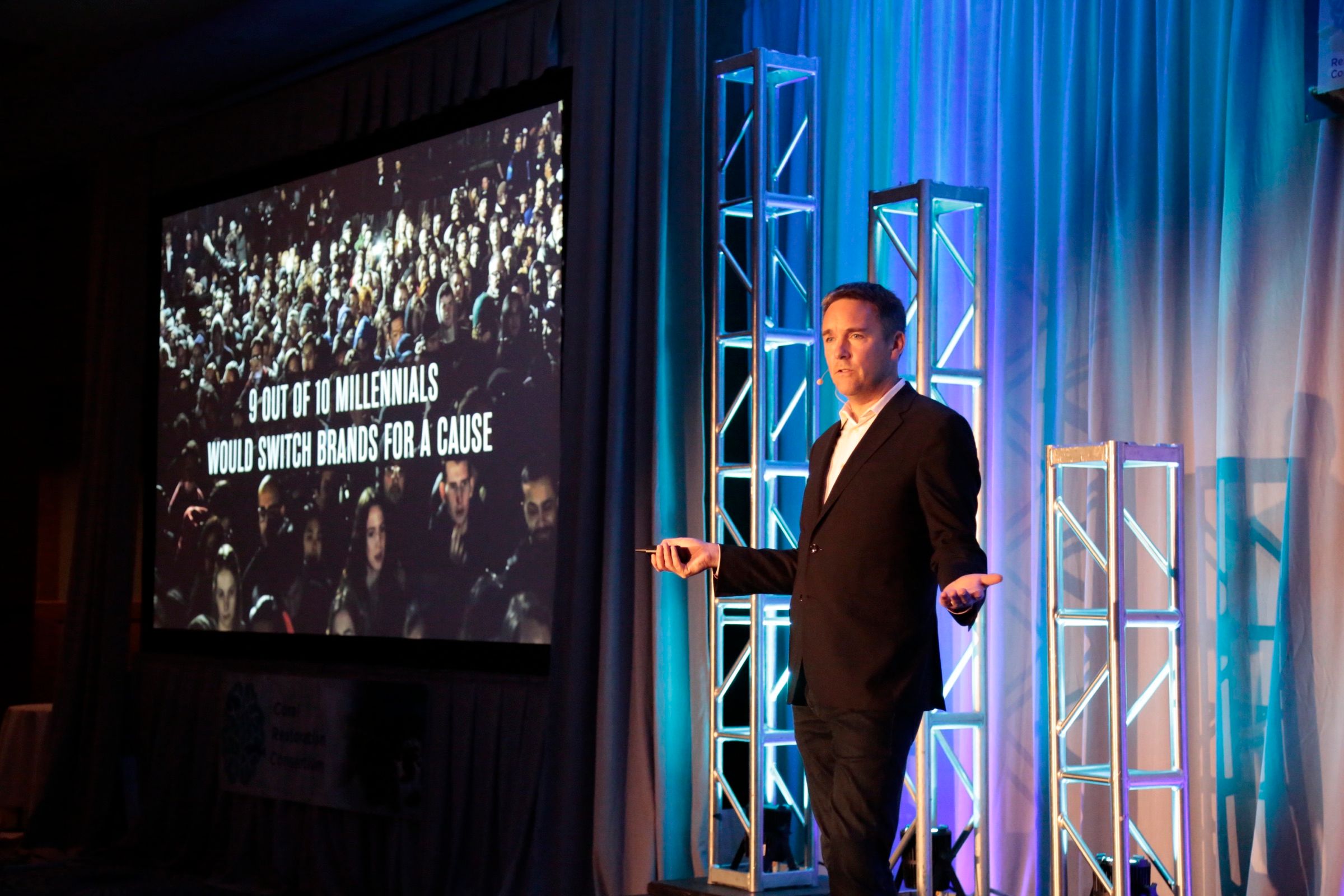 Richard Vevers speaking at Reef Futures, Florida, 2018 (photo: Sara Nilsson / Coral Restoration Consortium)
